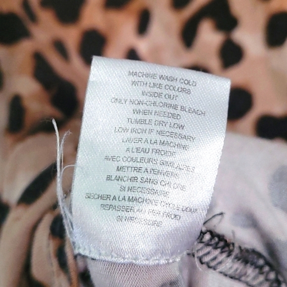 Calvin Klein Leopard Print Top Size Medium - Picture 9 of 9